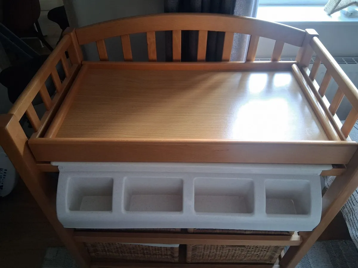 Baby changing unit - Image 2
