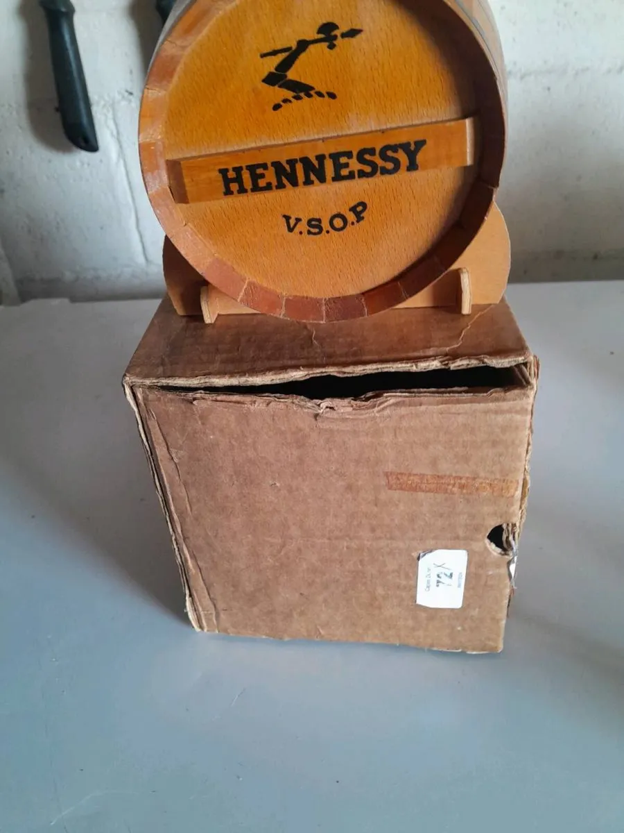 Vintage hennessy cognac  advertising barrel - Image 2