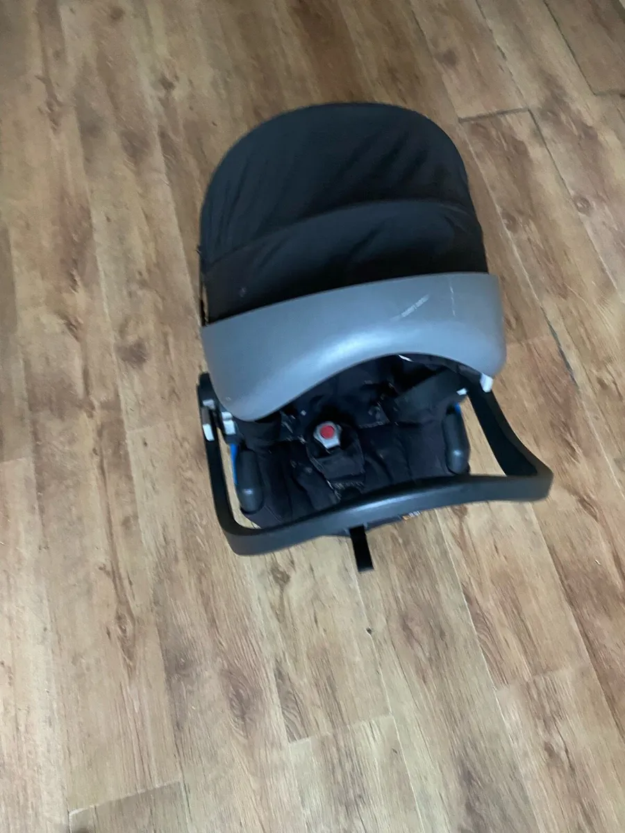 Car seat - Image 2