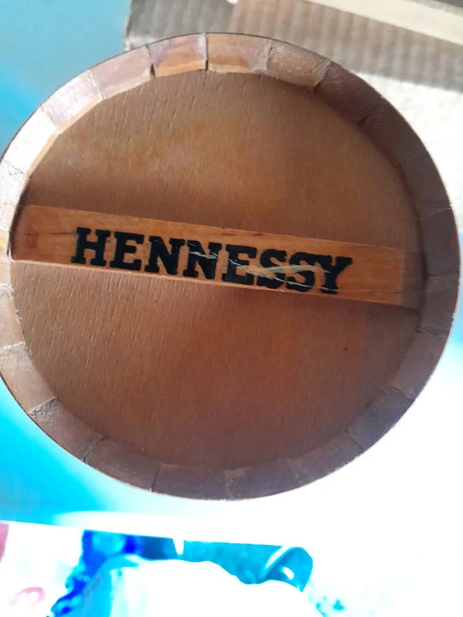 Vintage hennessy cognac  advertising barrel - Image 4