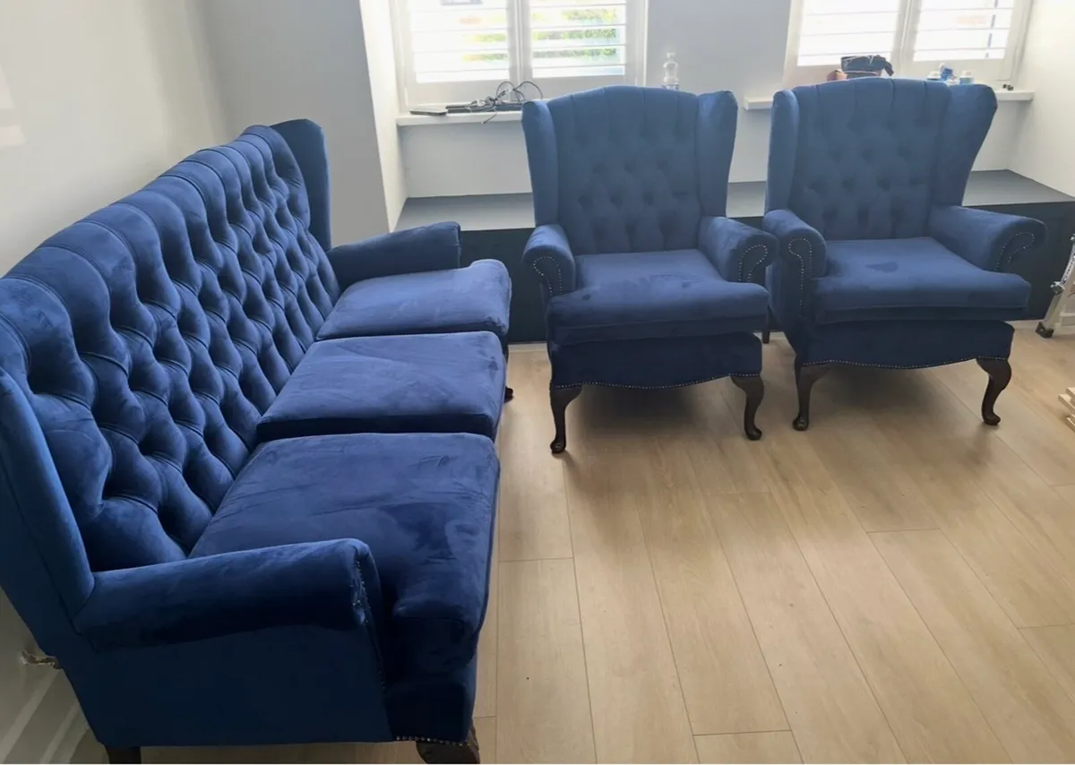 Queen Ann 3 piece suite - Image 4
