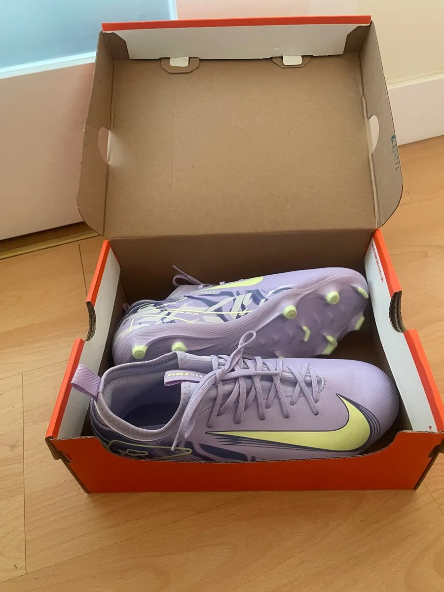 Nike New Football boots - Image 4
