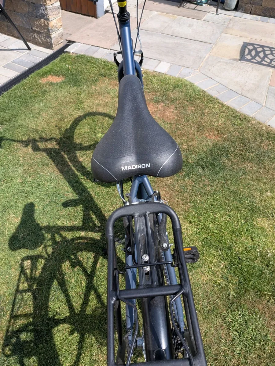 Ladies bicycle - Image 4