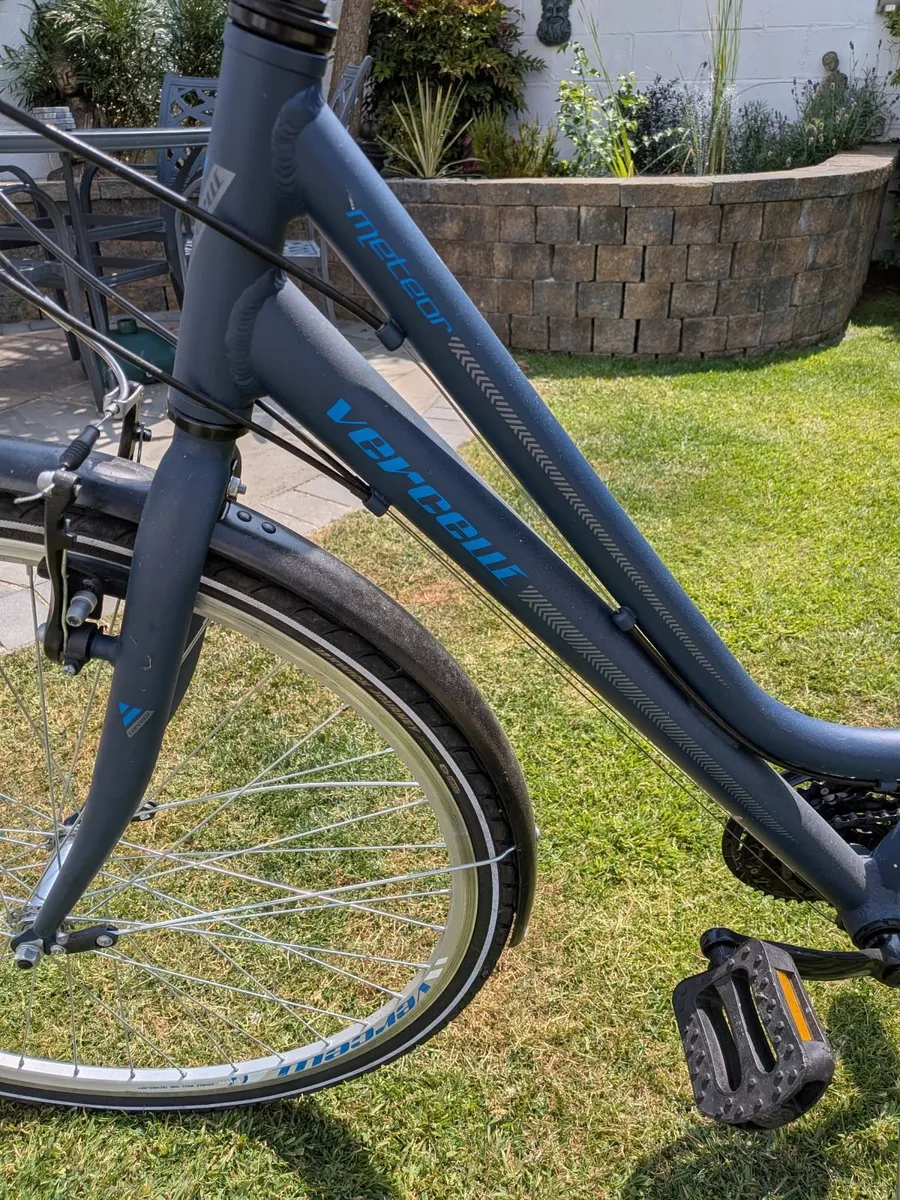 Ladies bicycle - Image 3