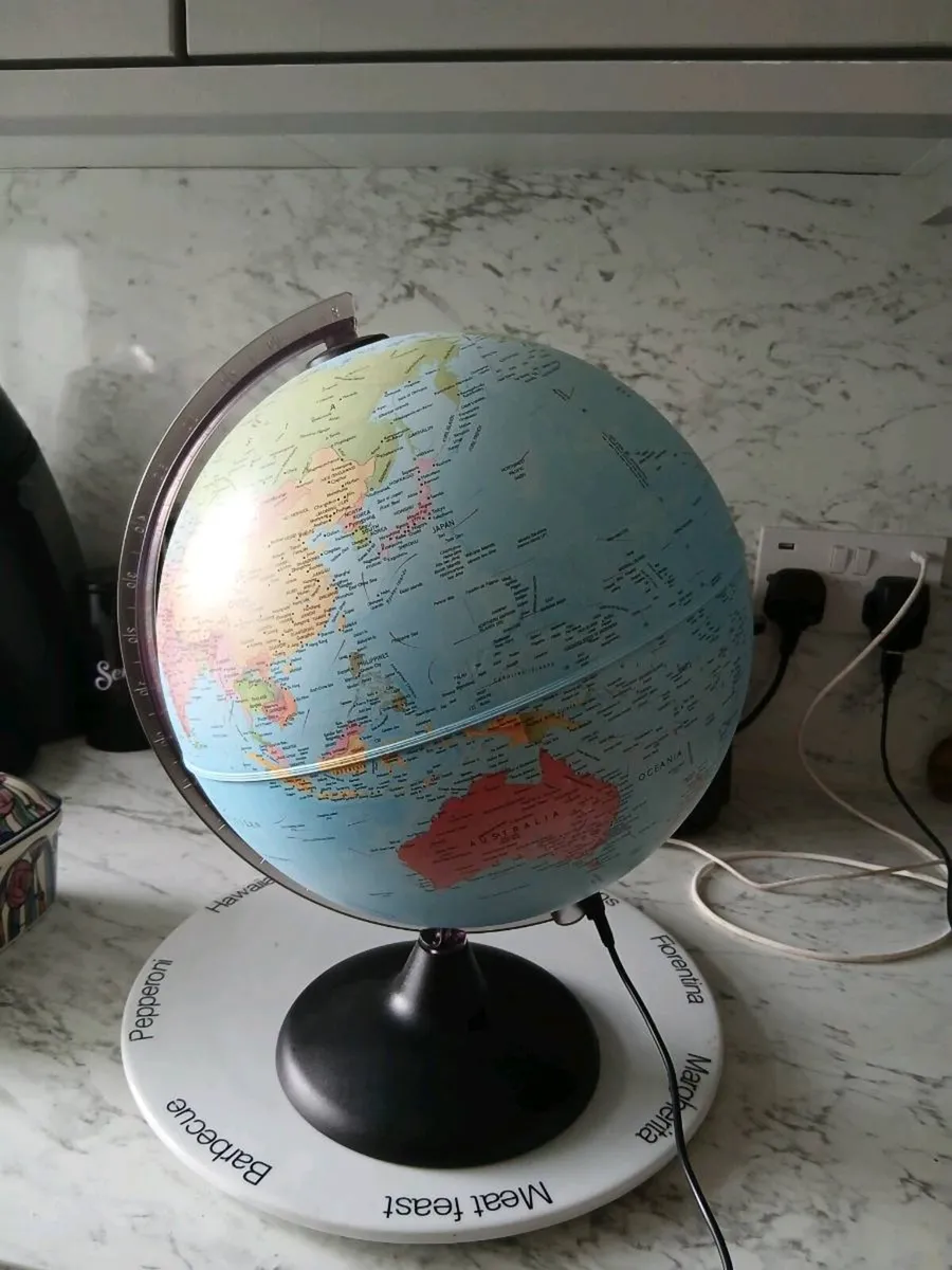 Globe bedside light - Image 3