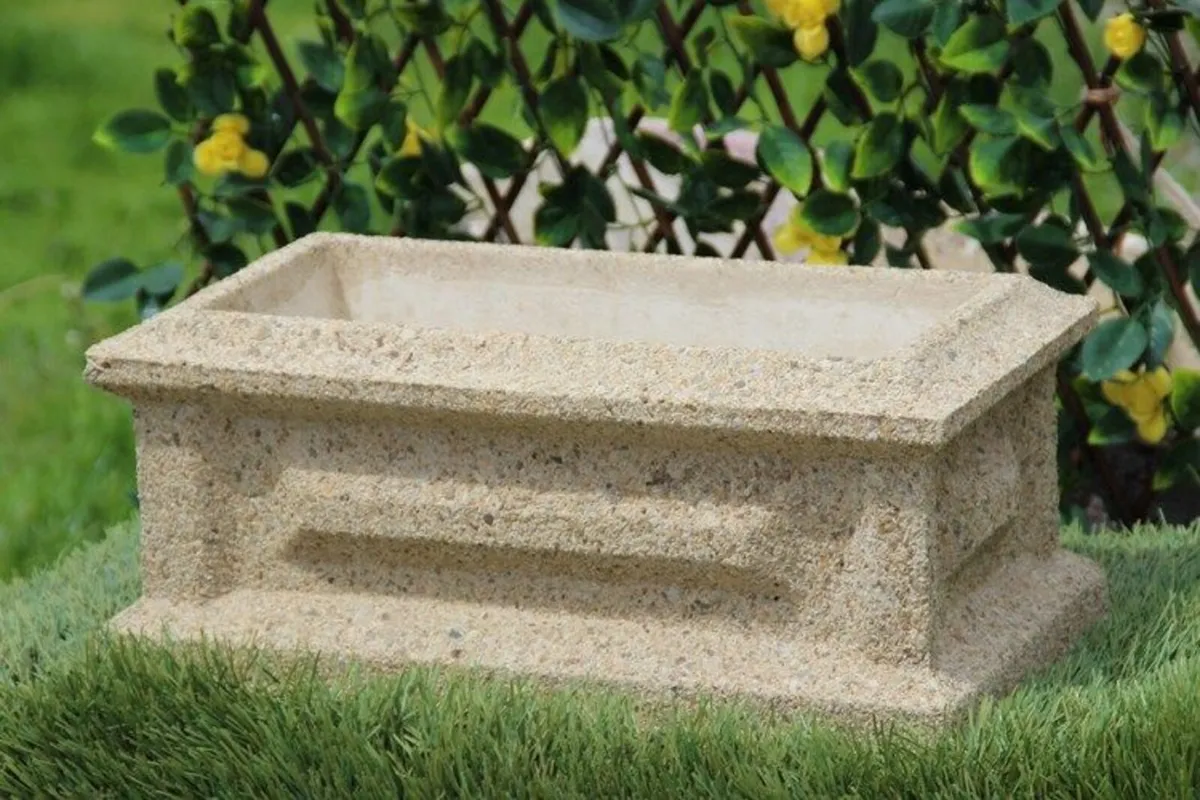 Reconstituted Sandstone Retangular Flower pots - Image 2