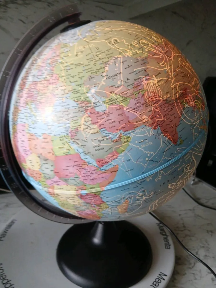Globe bedside light - Image 1