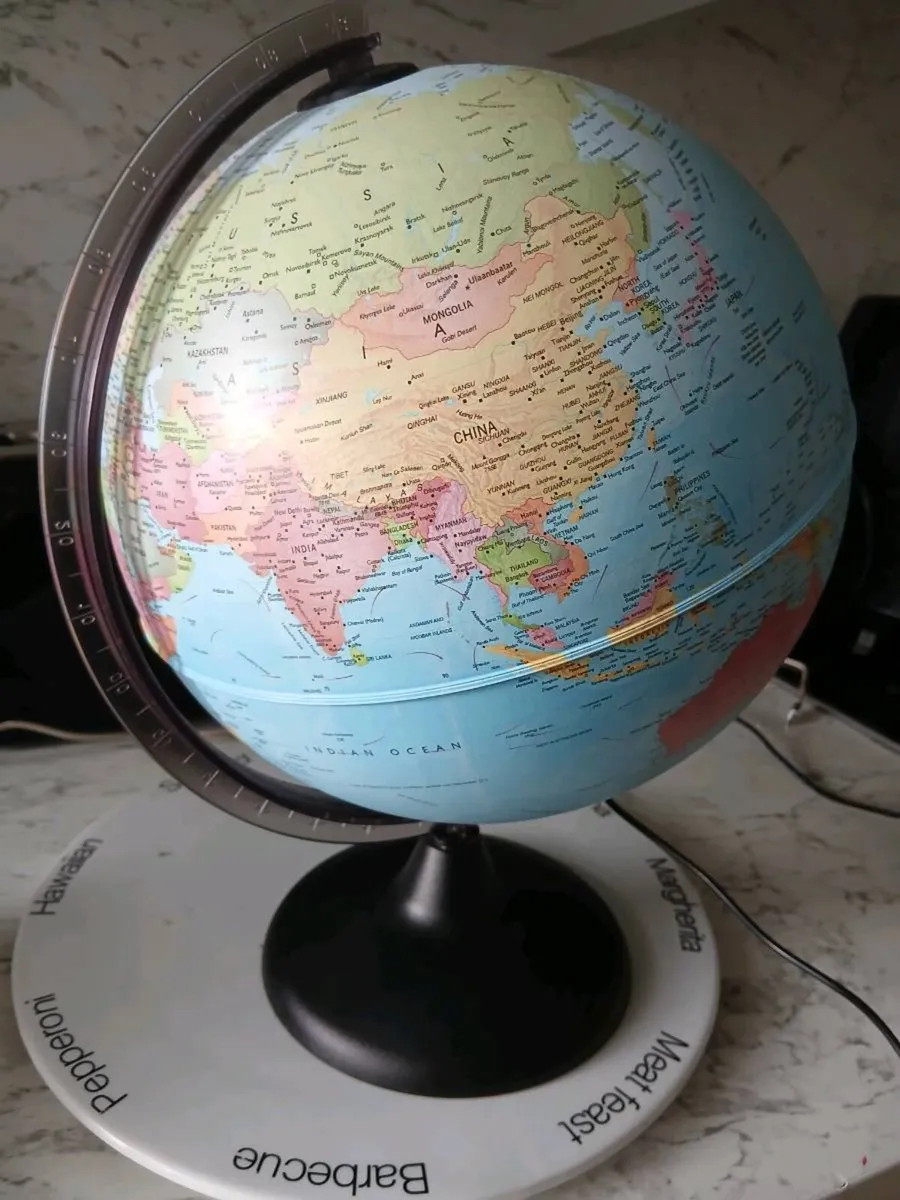 Globe bedside light - Image 2