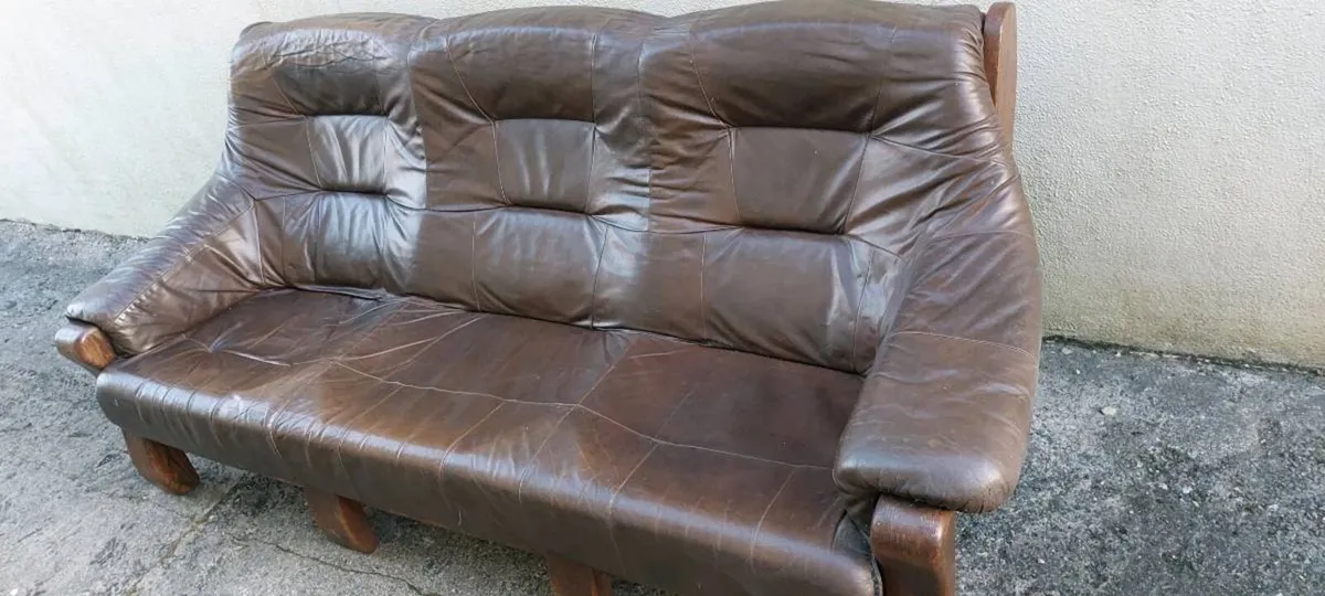Three seater leather sofa. - Image 2