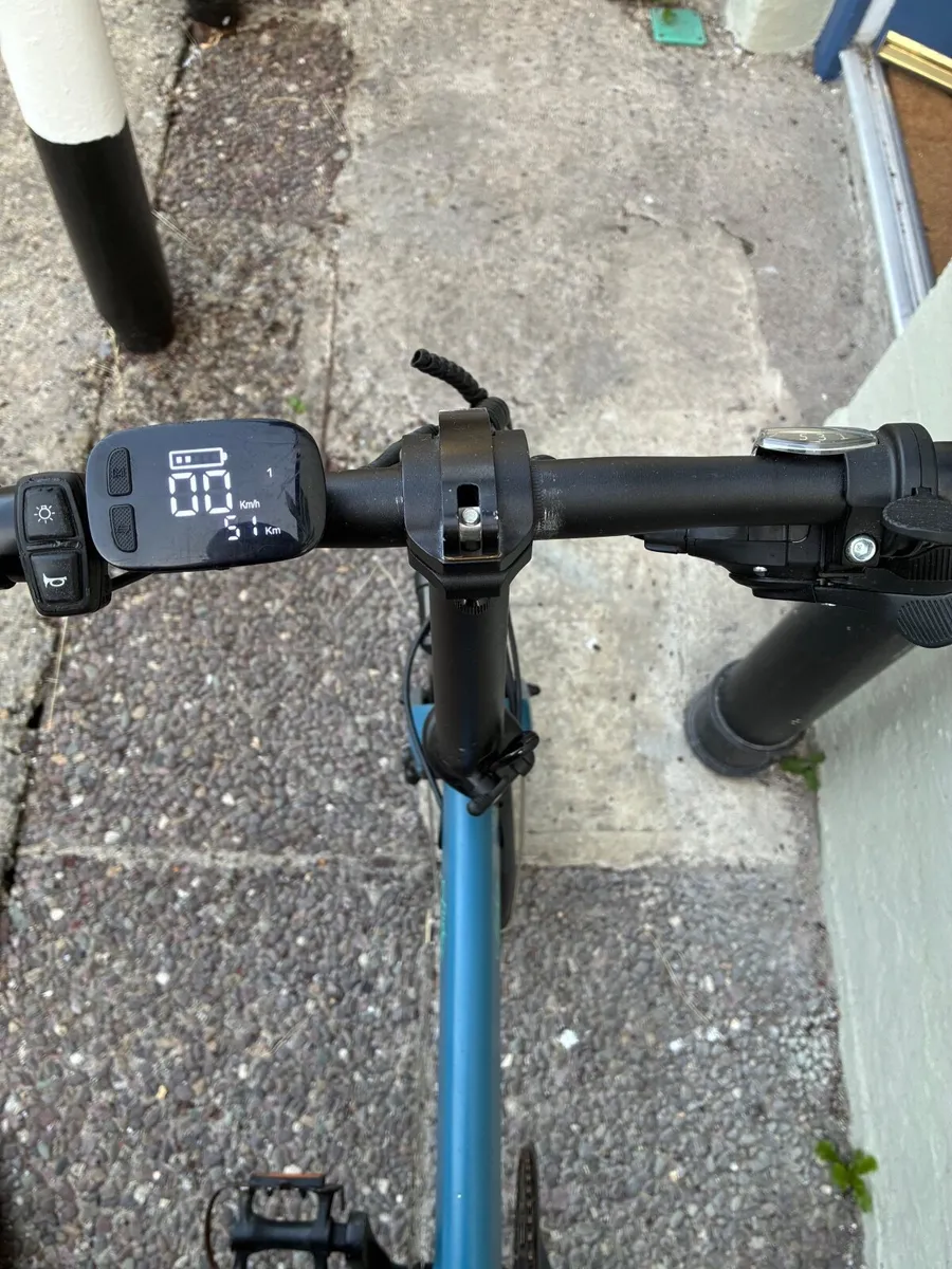 Fiido D11 Fold Up E Bike - Image 2
