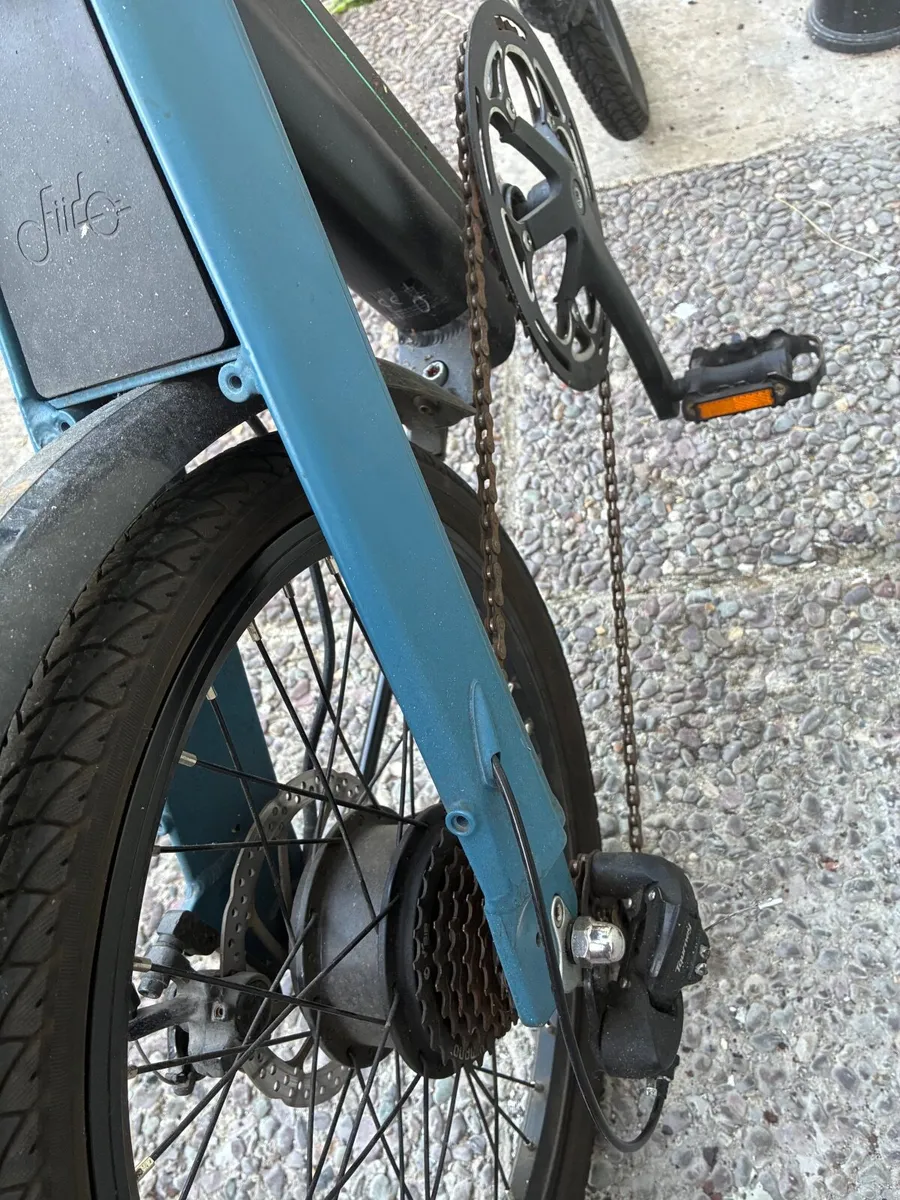 Fiido D11 Fold Up E Bike - Image 3