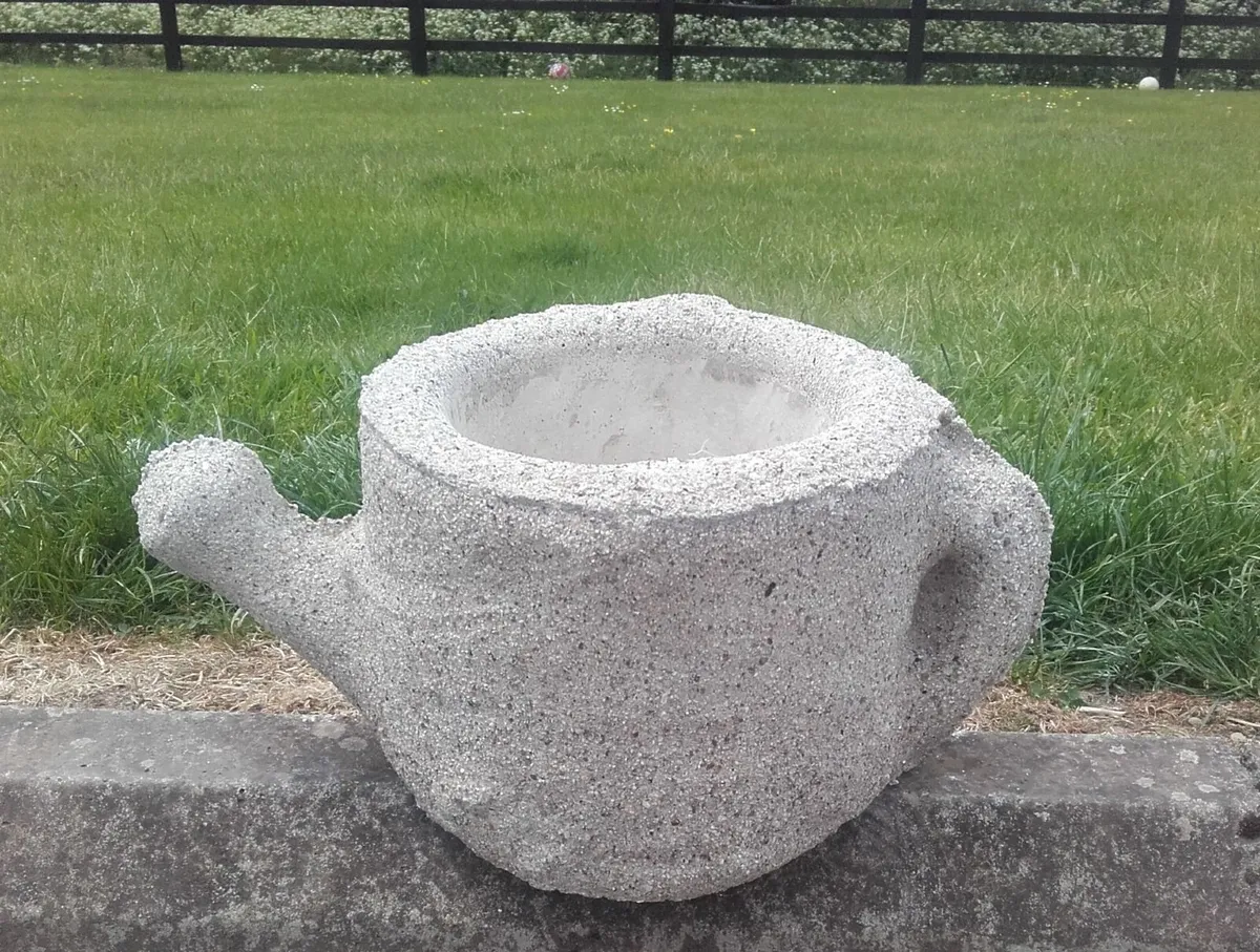 Reconstituted Sandstone Watering Can Flower pot - Image 4