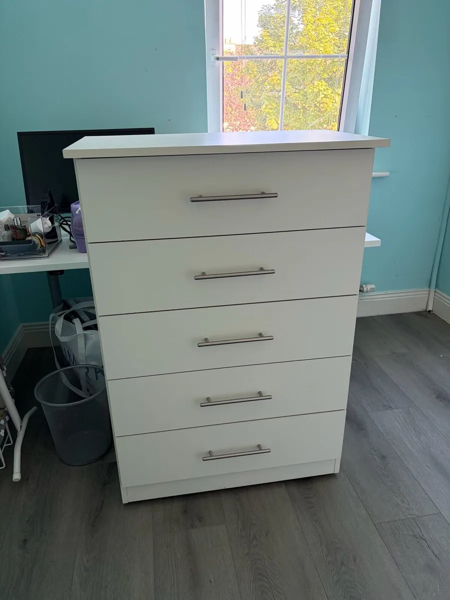 White 5 drawer chest of drawers - Image 3