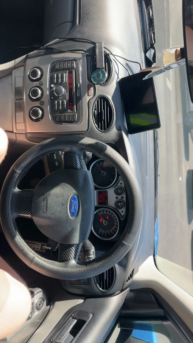Ford Focus - Image 2