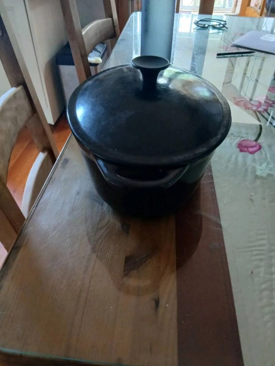 Large family size heavy ceramic casserole - Image 1