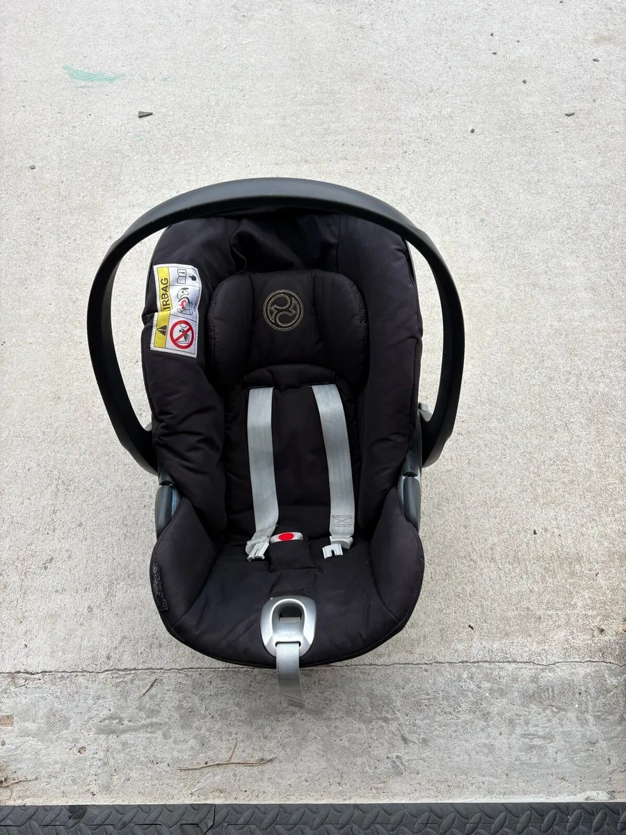 Cybex Cloud Z i-Size Baby Car Seat and Base - Image 3