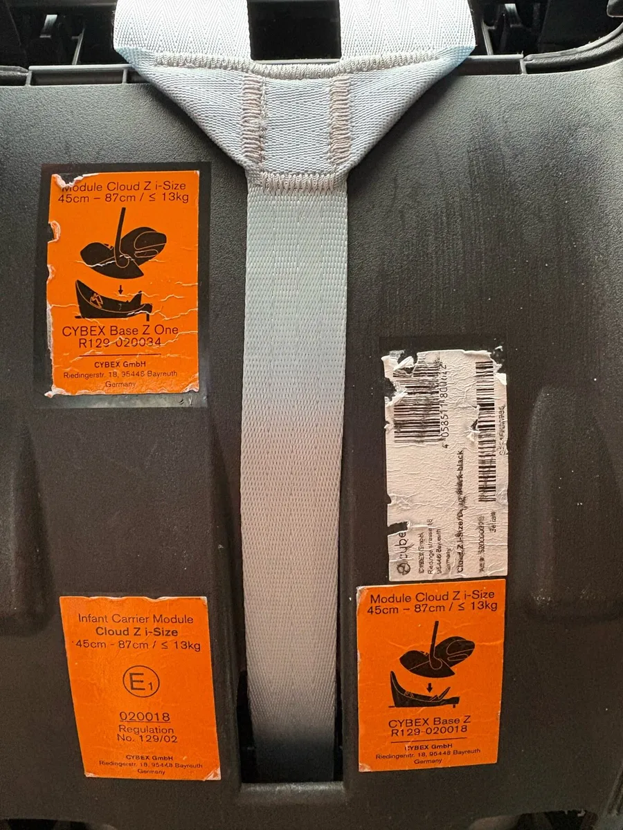 Cybex Cloud Z i-Size Baby Car Seat and Base - Image 4