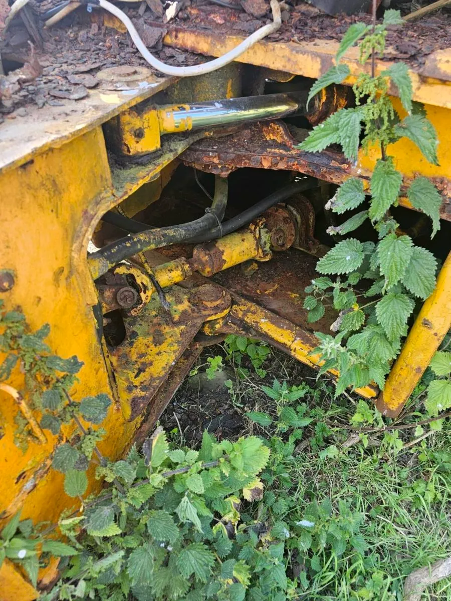 Jcb 410 breaking - Image 2