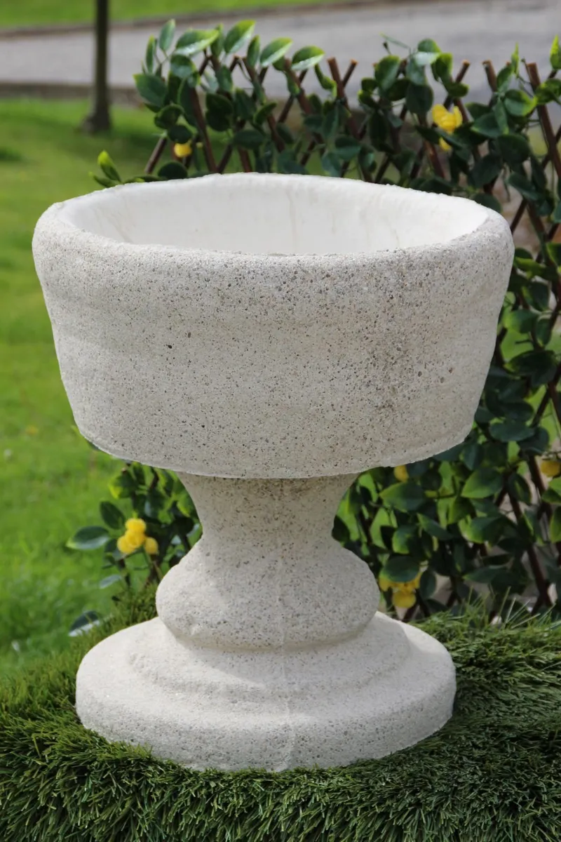 Reconstituted Granite Flower pot on stand. - Image 4