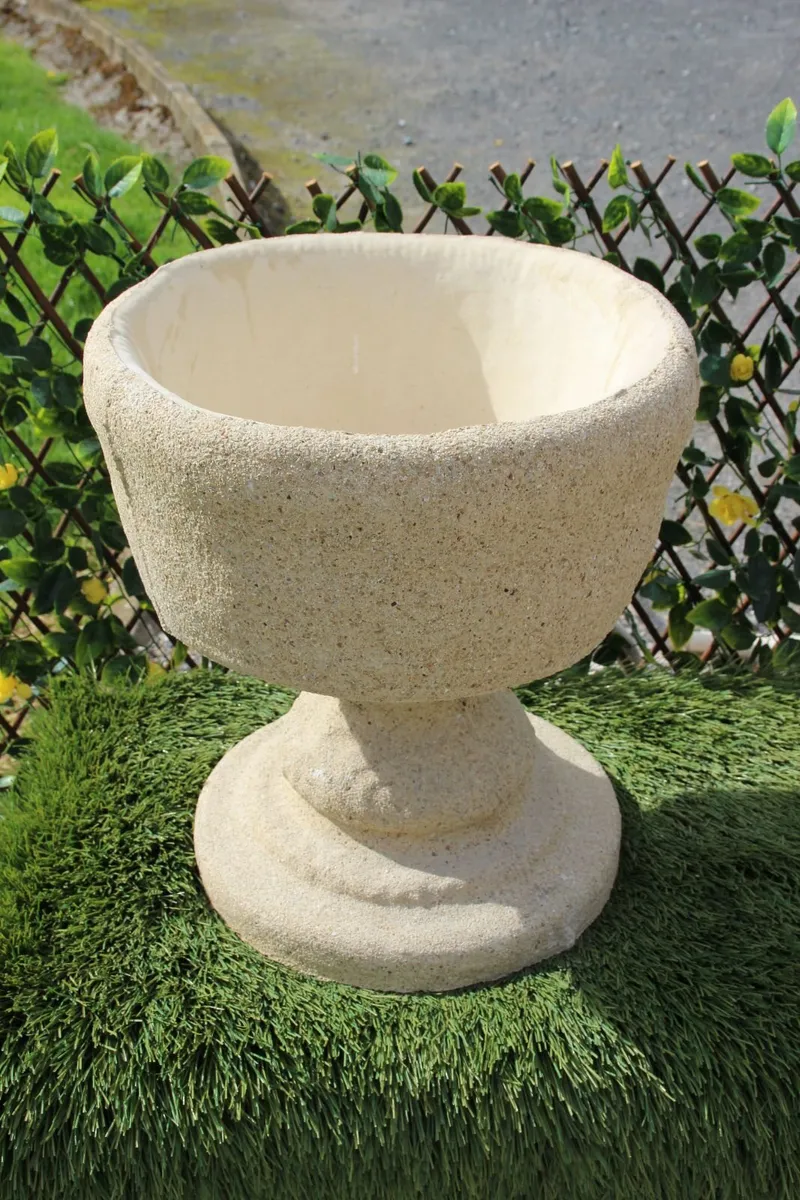Reconstituted Sandstone flower pot - Image 4