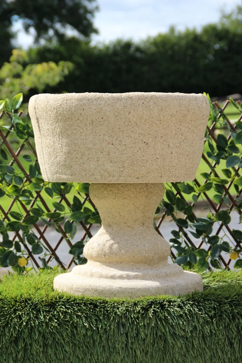 Reconstituted Sandstone flower pot - Image 2