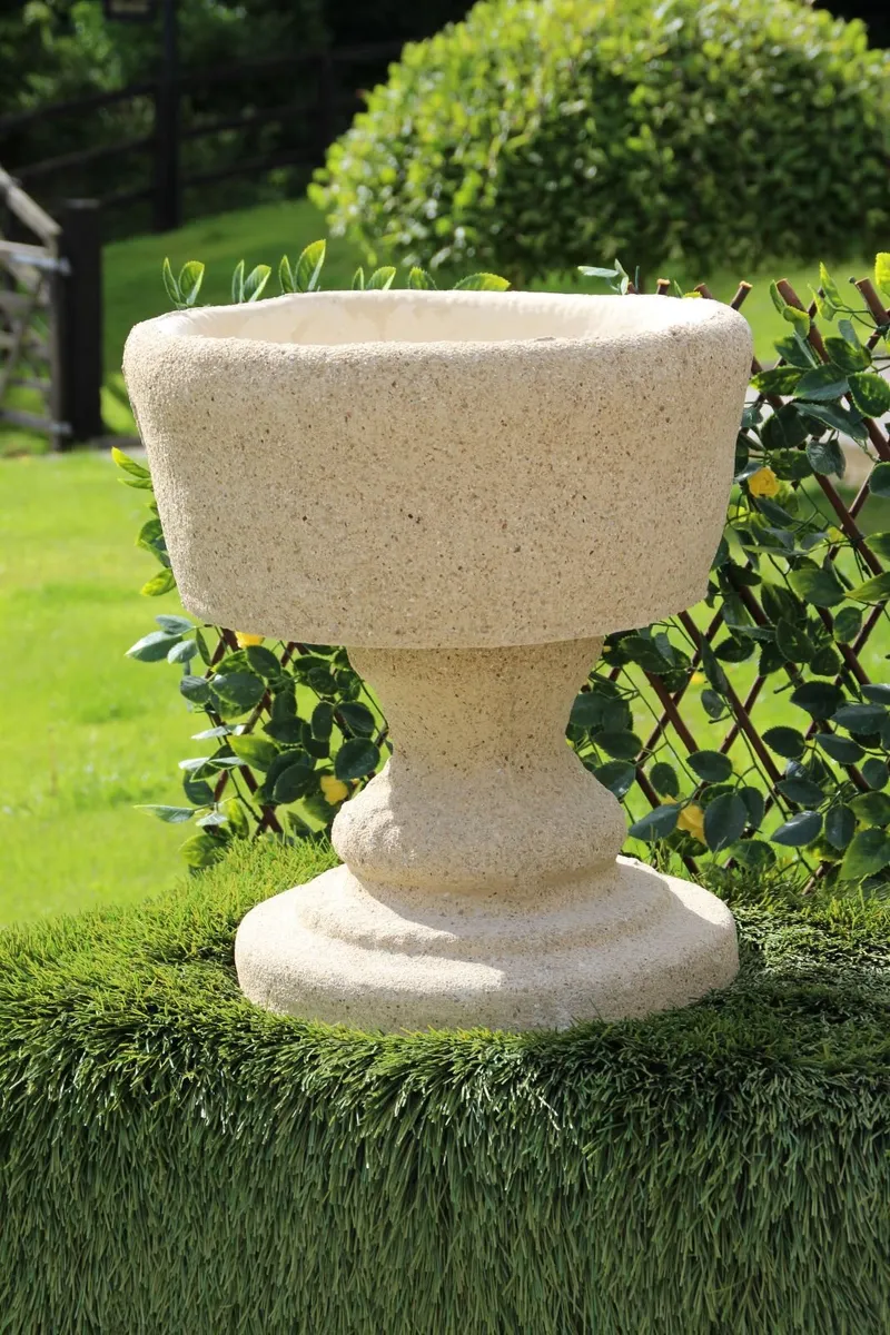 Reconstituted Sandstone flower pot - Image 3
