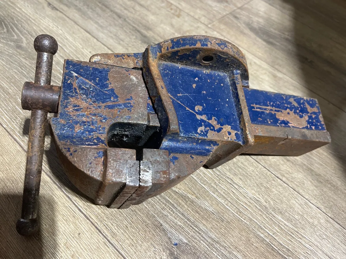 Heavy a vintage Record bench vice - Image 4