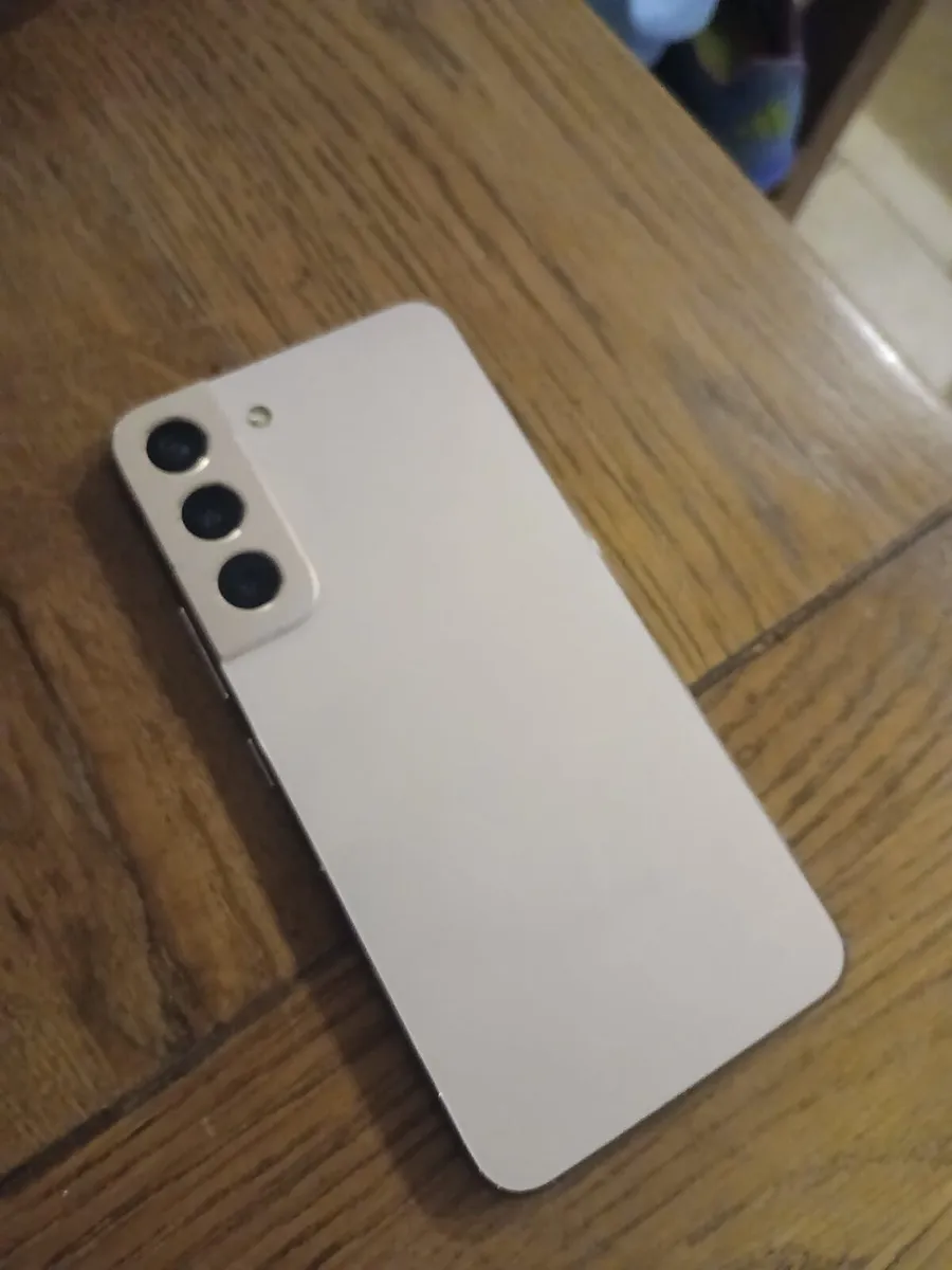 galaxy s22 - Image 2