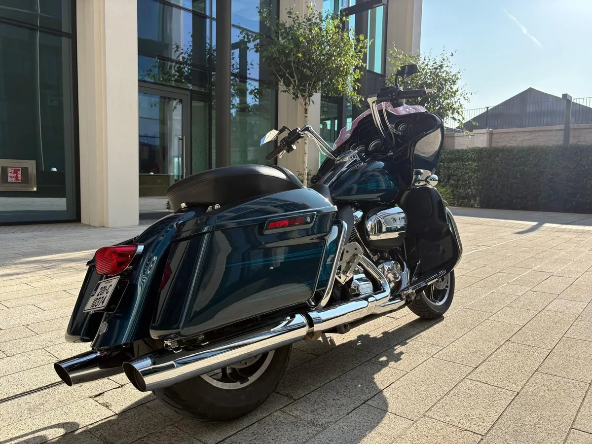HARLEY DAVIDSON ROAD GLIDE Limited 2020 - Image 4