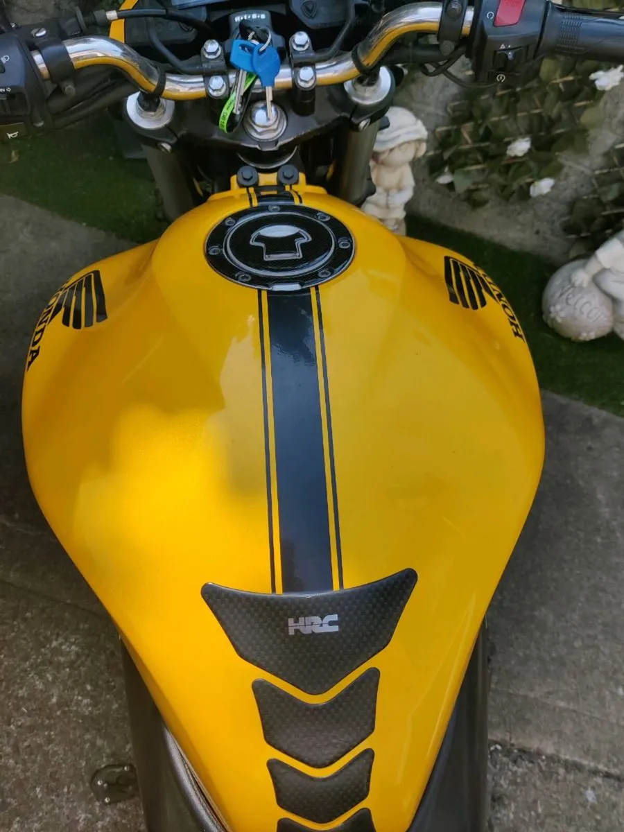 2011 Honda Hornet - Image 4