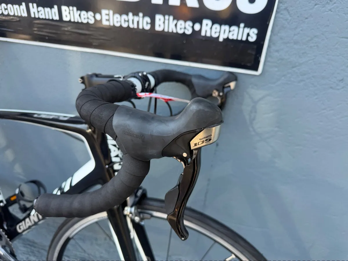 Giant Defy  full carbon ❗️Open 7 days of the week - Image 2