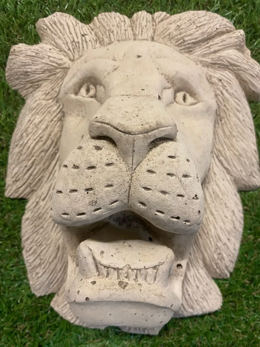 Reconstituted Lions Head feature - Image 1