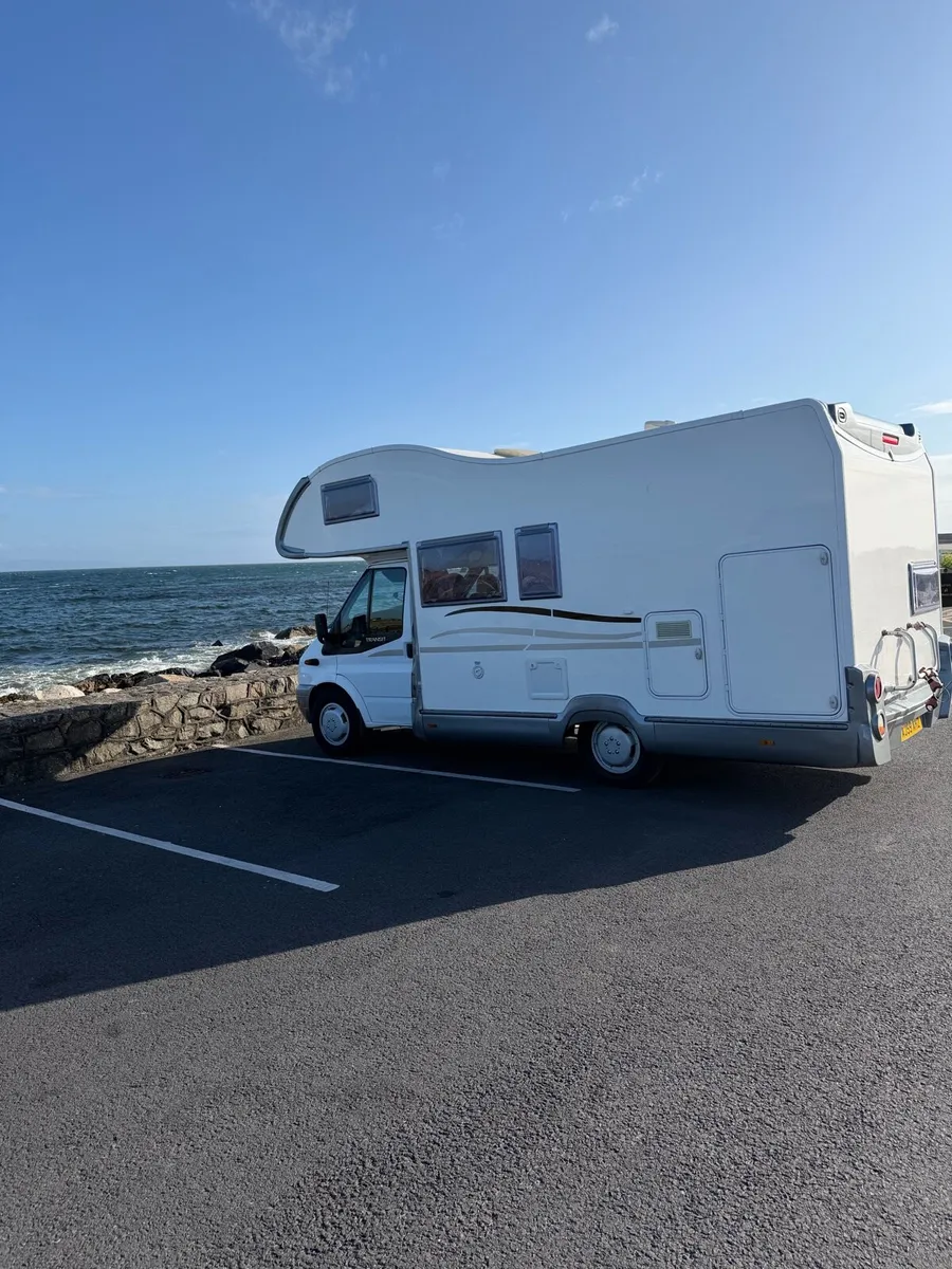 Camper 5 berth auto- roller team - Image 3