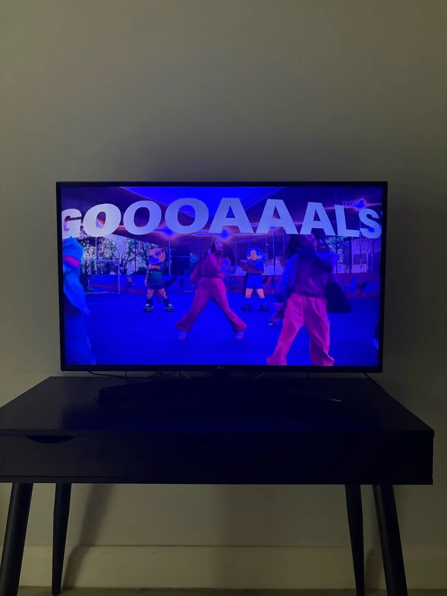 Tv - Image 2