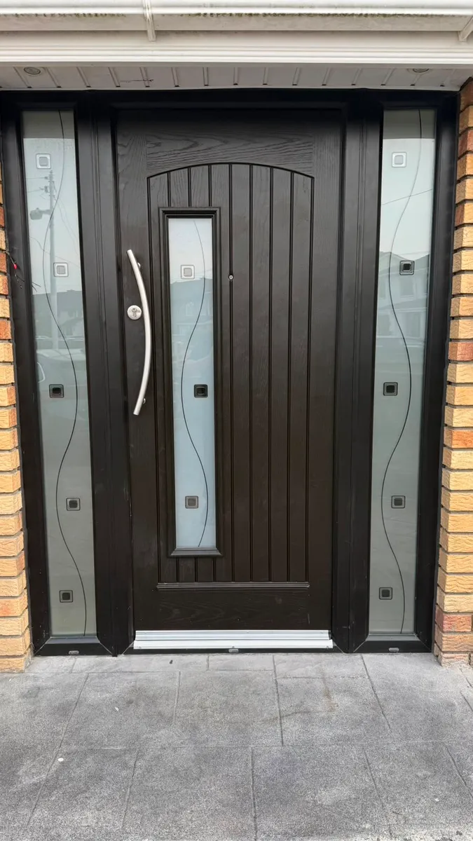 Front door - Image 1