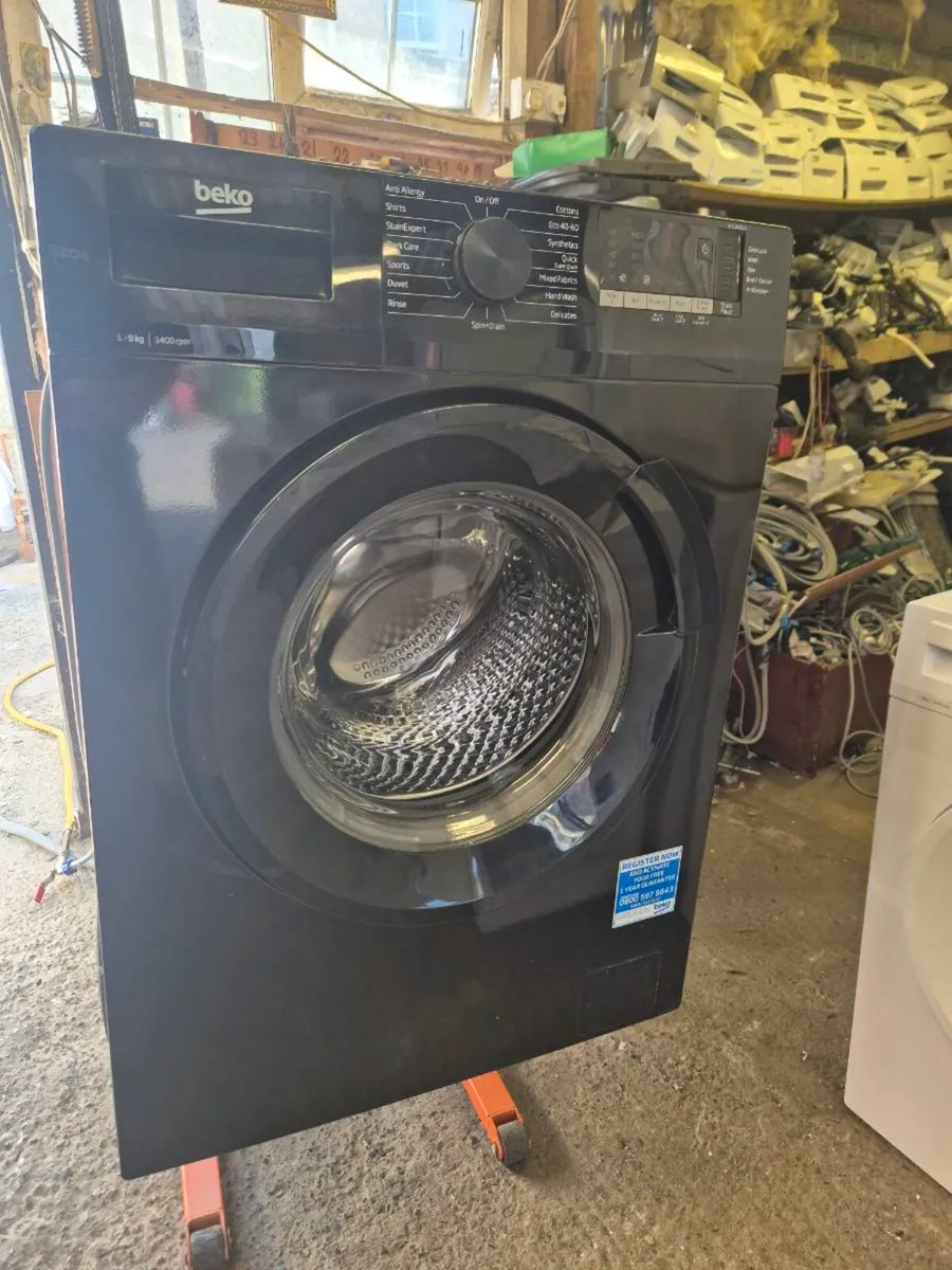 Black Beko 9kg Washing Machine For Sale - Image 1