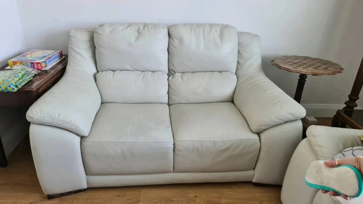 2 seater Italian leather couch - Image 2