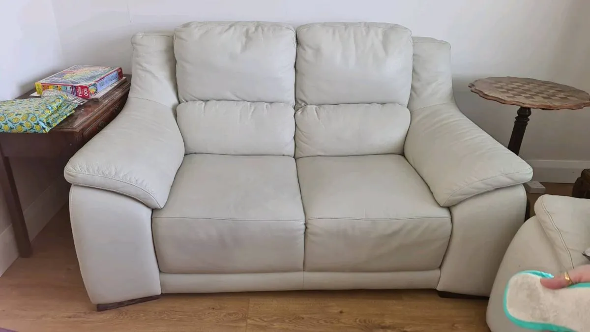 2 seater Italian leather couch - Image 1