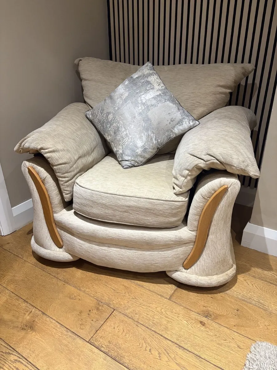 3 Seater & 2 Armchairs - Image 2