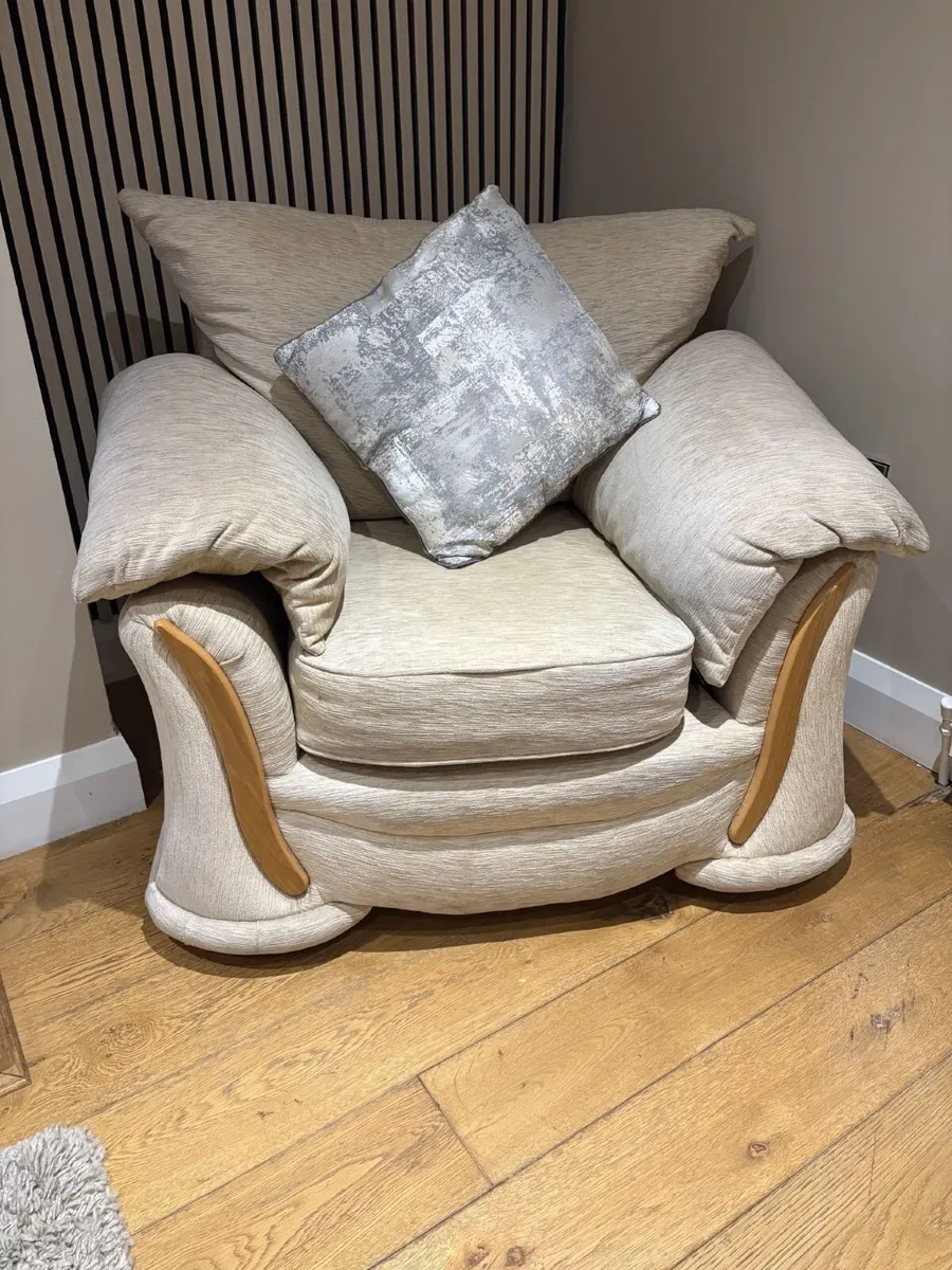 3 Seater & 2 Armchairs - Image 3
