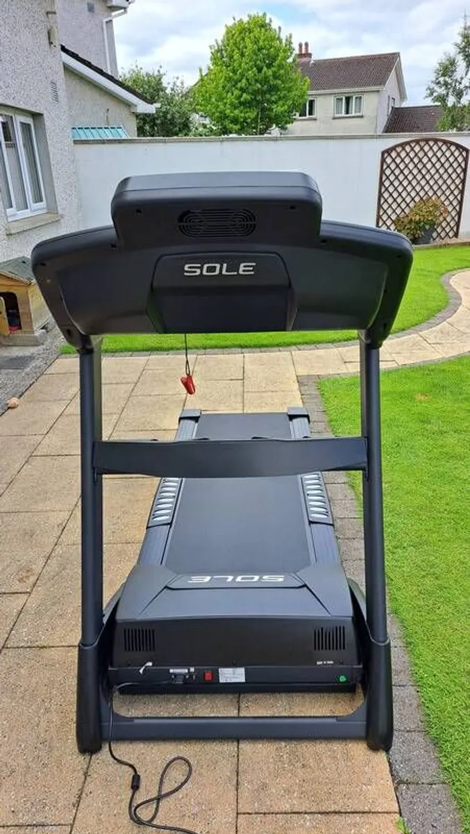 treadmill - Image 1