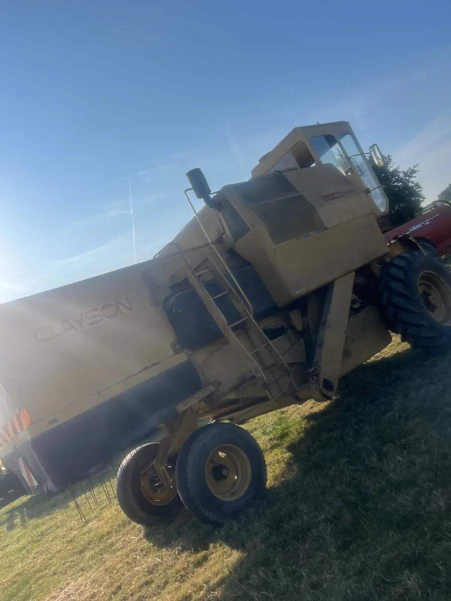Combine new holland - Image 1