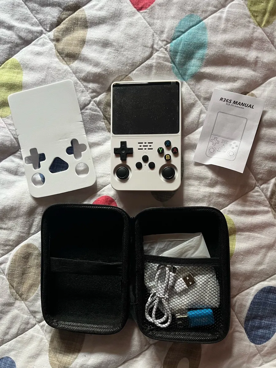 Games console R36S