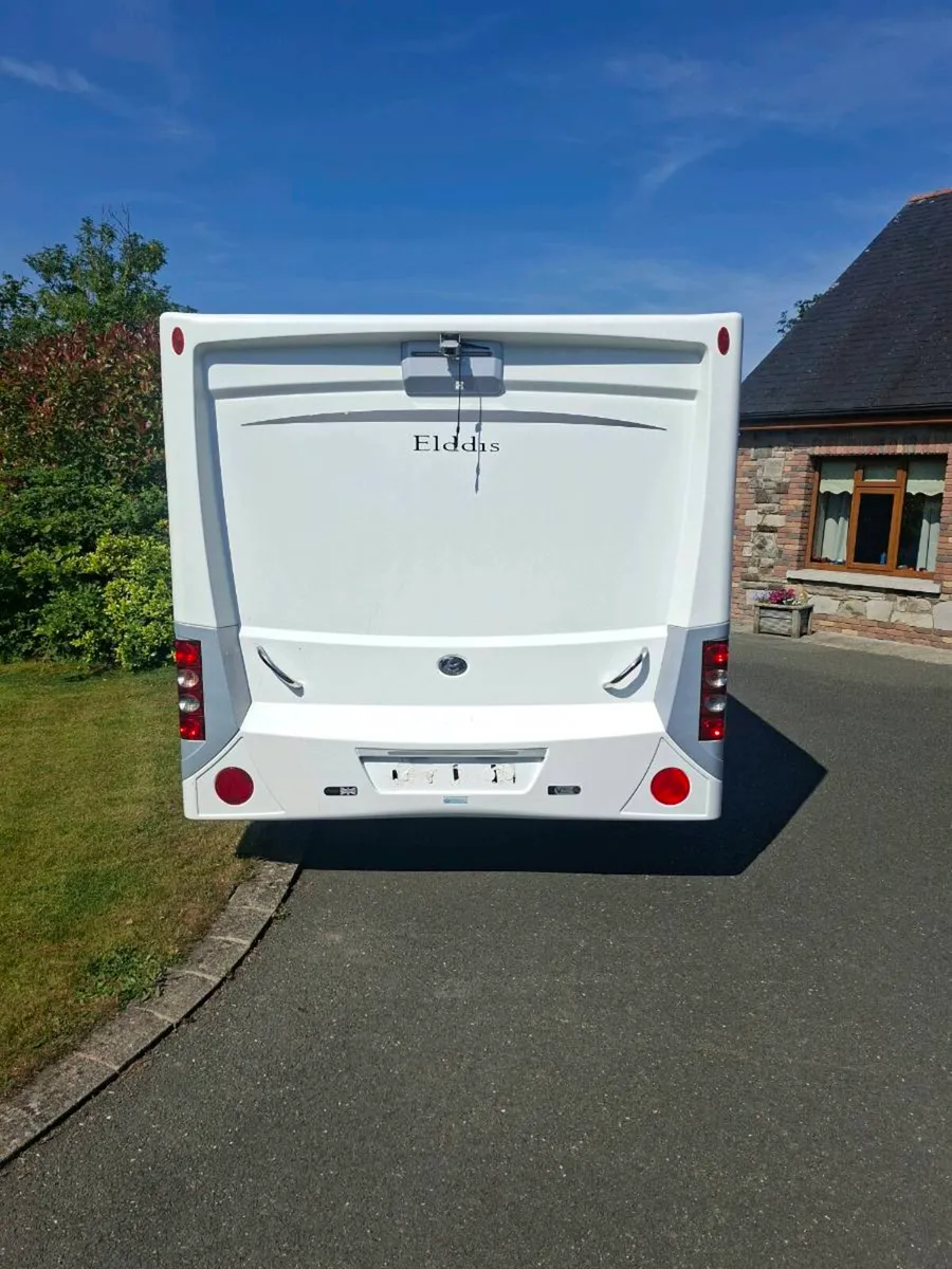 Caravan - Image 2