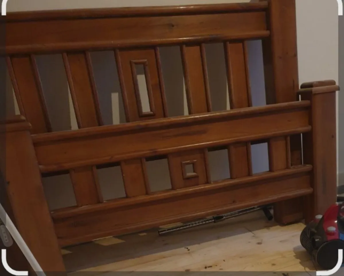 Chunky king size bed frame - Image 2