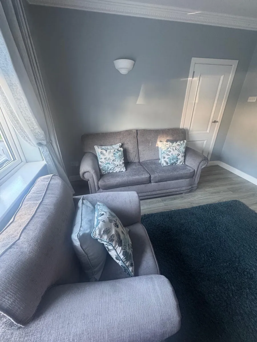 3.1.1 suite of furniture - Image 3