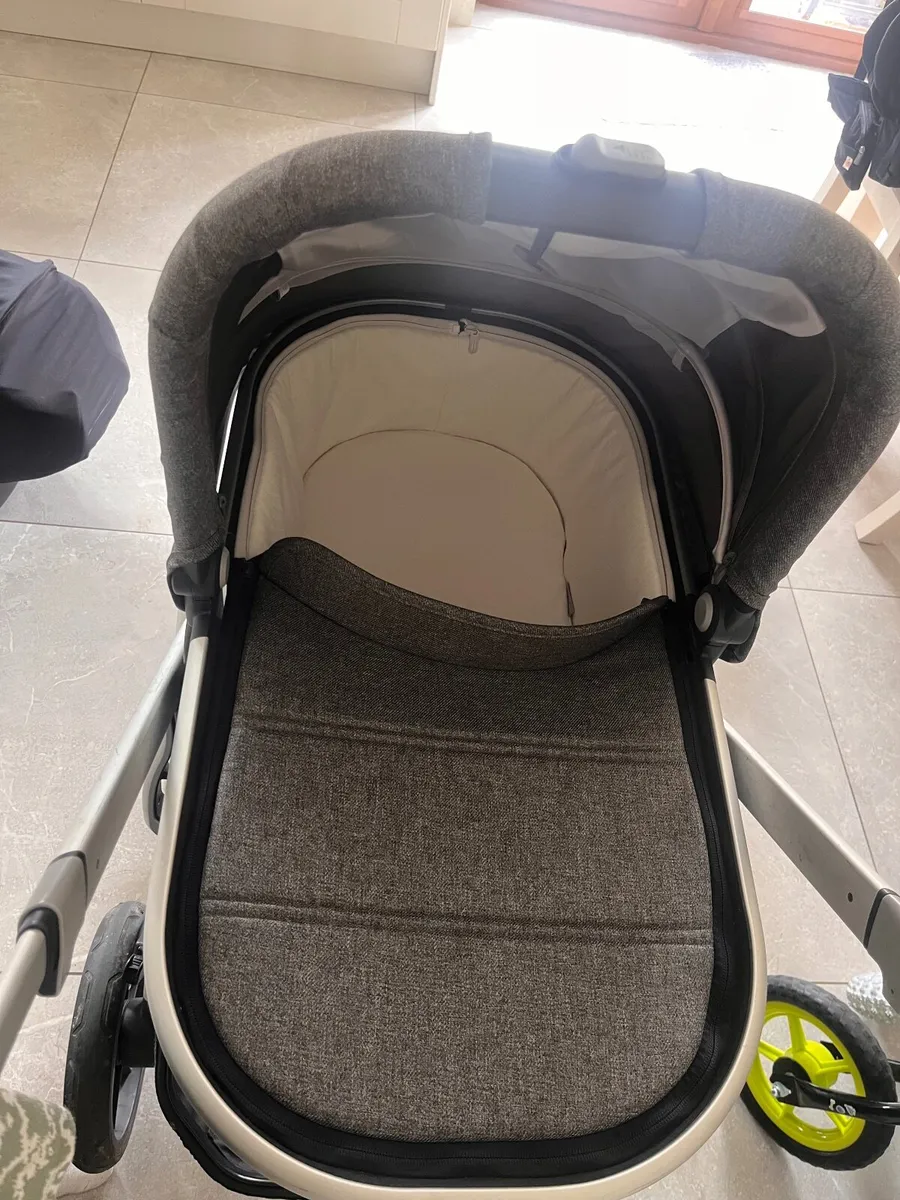 Uppa vista V2 Buggy - Image 1