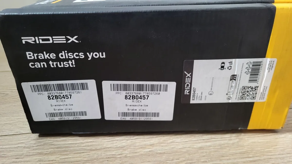 Rear brake discs and pads (402B0106), brand new - Image 3
