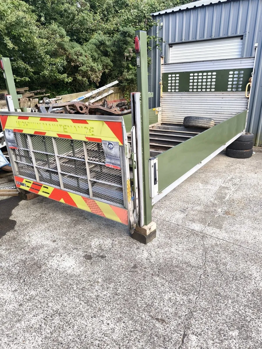 Truck body 14ft tail lift - Image 1