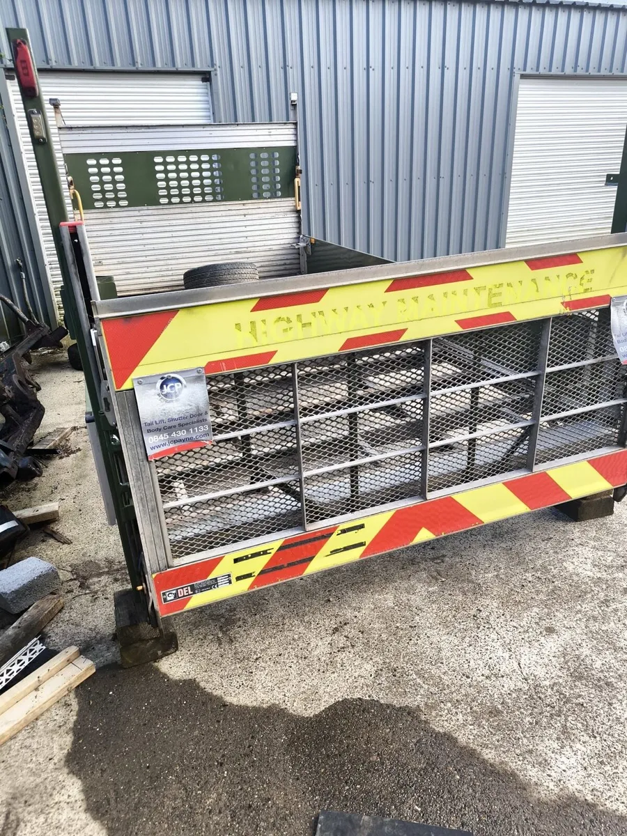 Truck body 14ft tail lift - Image 2